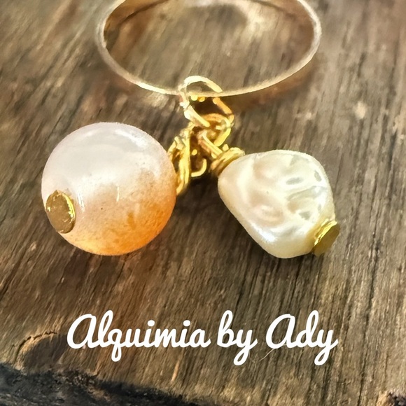 Alquimia Gold and Cream Charm Ring jade freshwater pearl - Picture 1 of 2